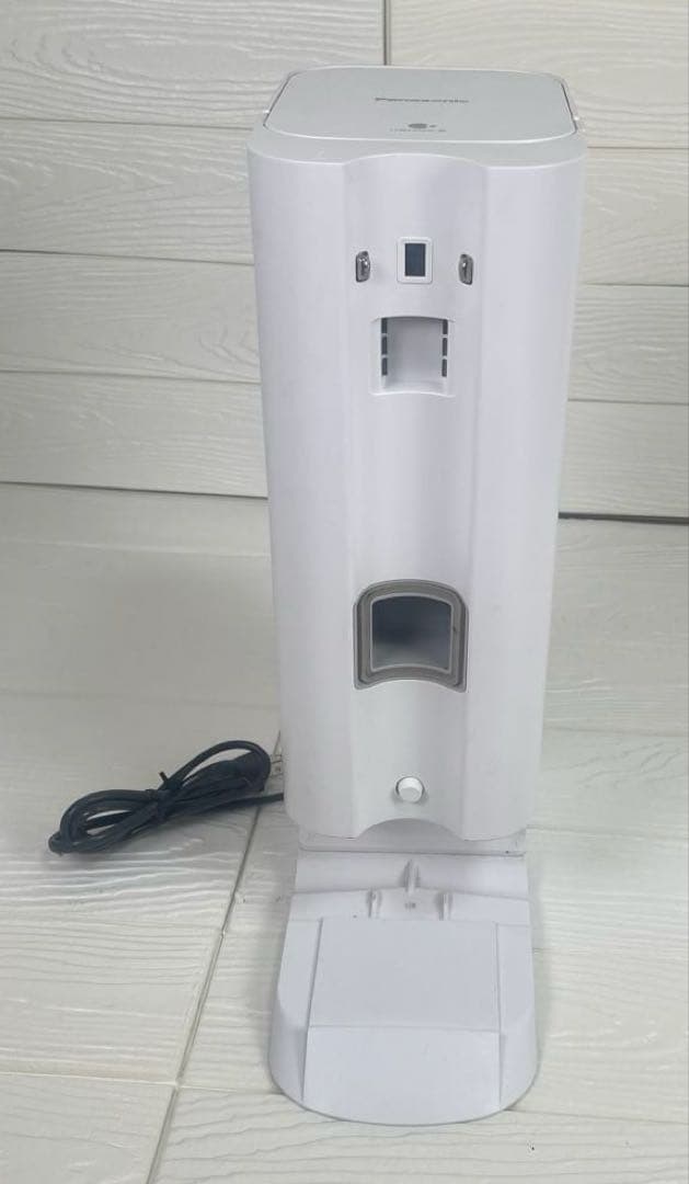 Panasonic 充電式掃除機 MC-NS10K 2023年製 紙パック付き