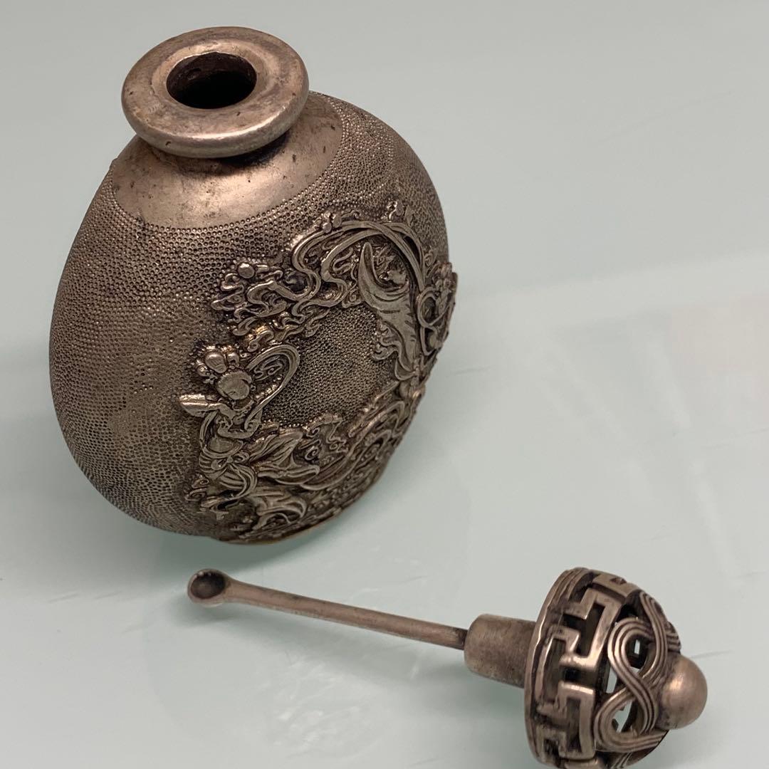 旧蔵　清国時代　宣統年製 二仙女図 鼻煙壺 金属工芸 凹凸彫蓋 珍品　縁起物