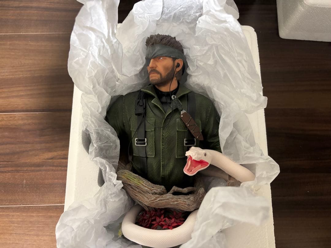 メタルギアソリッドΔ プレミアムパック　バストスタチューなど