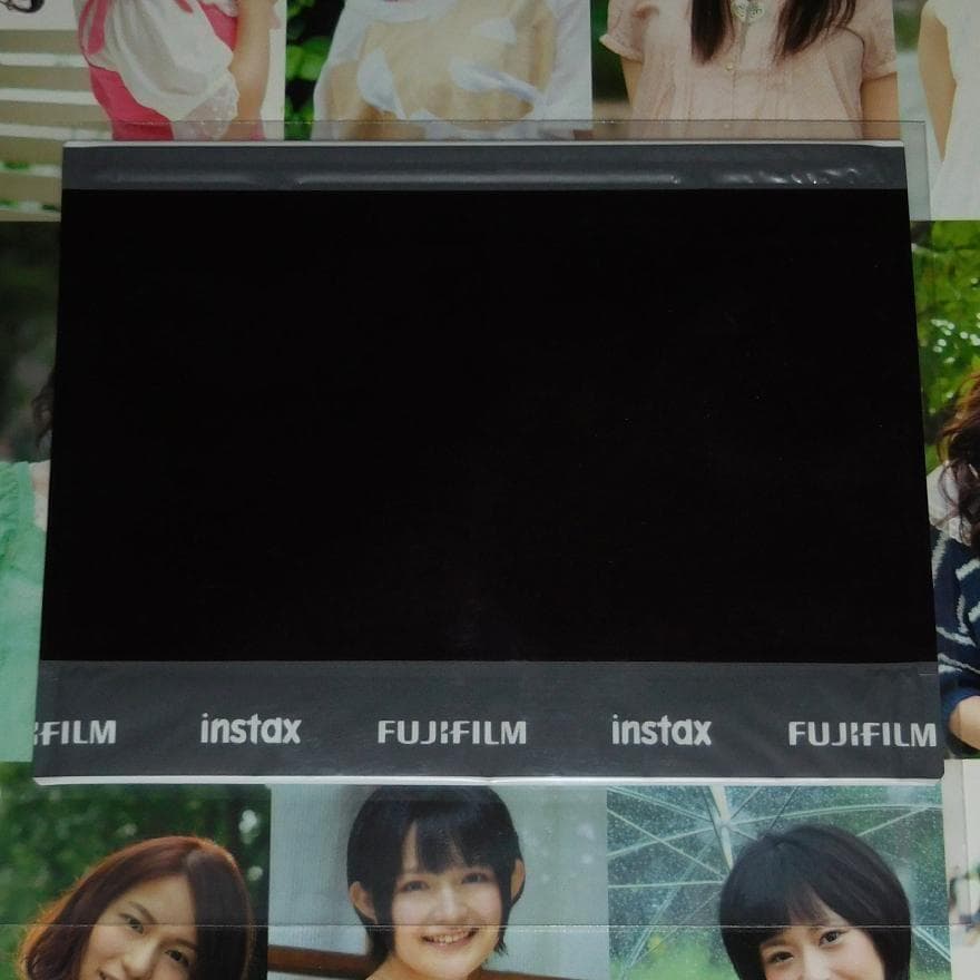 瀬戸麻沙美 直筆サイン入りチェキ 青ブタ ちはやふる