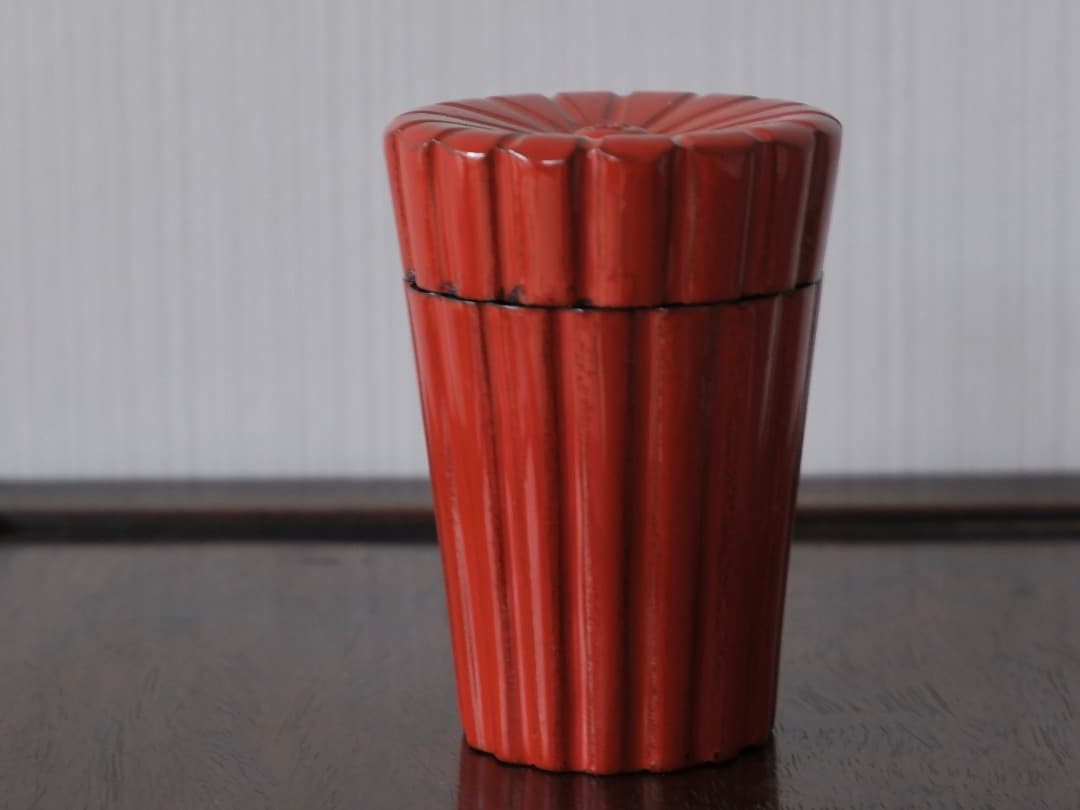 道場宗廣　菊割棗　 根来塗　茶入れ　茶器　漆工芸　共箱　茶道具　Q1993