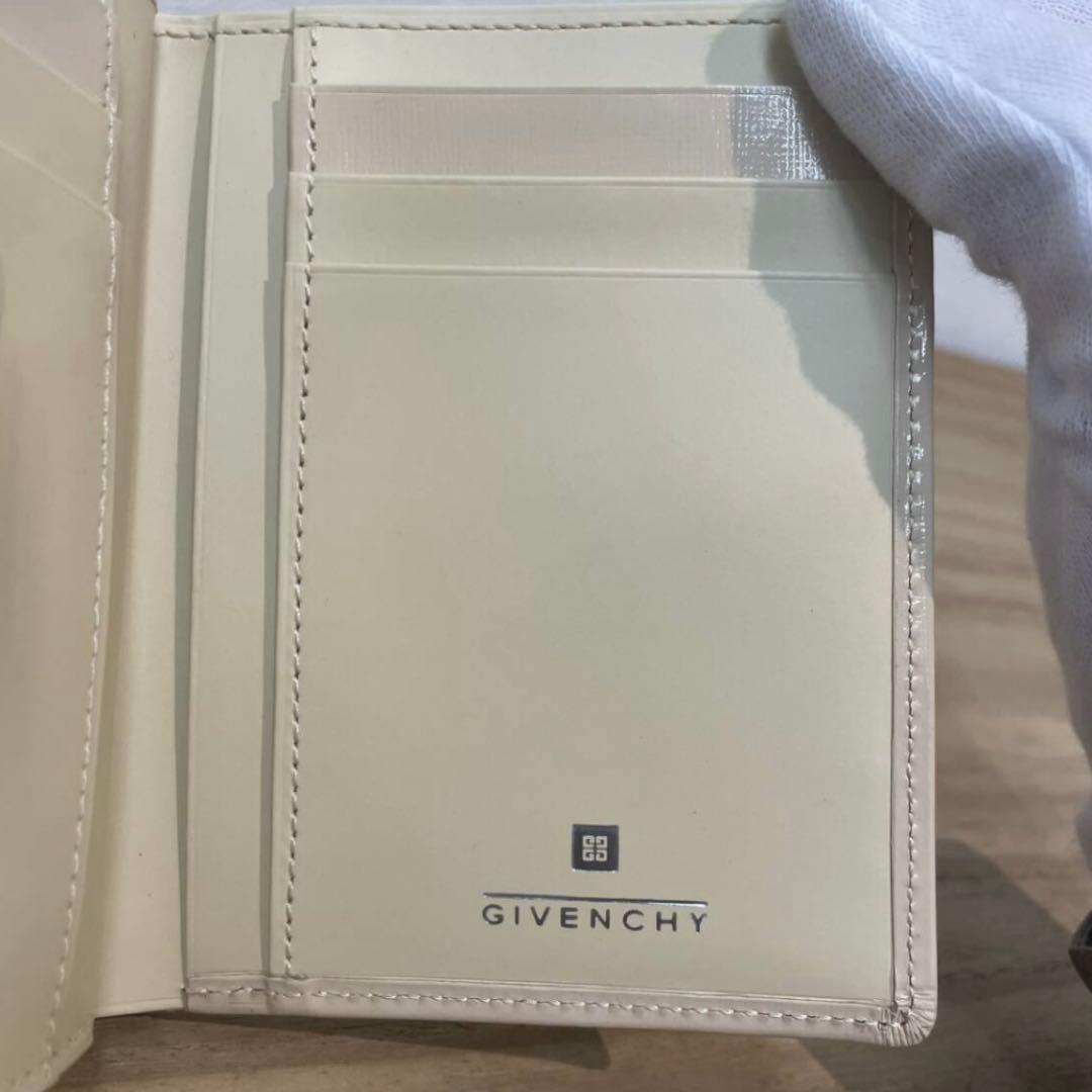 新品未使用　GIVENCHY ジバンシー 二つ折り財布　レザー財布　味岡製