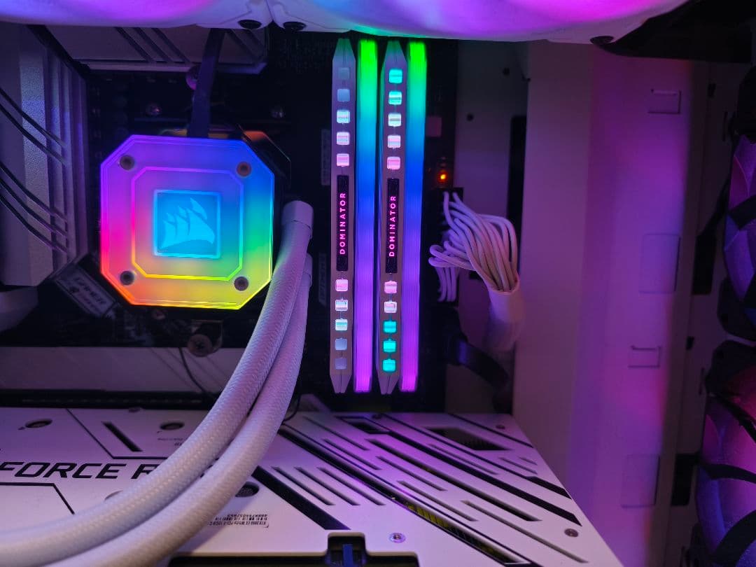 CORSAIR DOMINATORPLATINUM 8GB 3200MHz 2枚