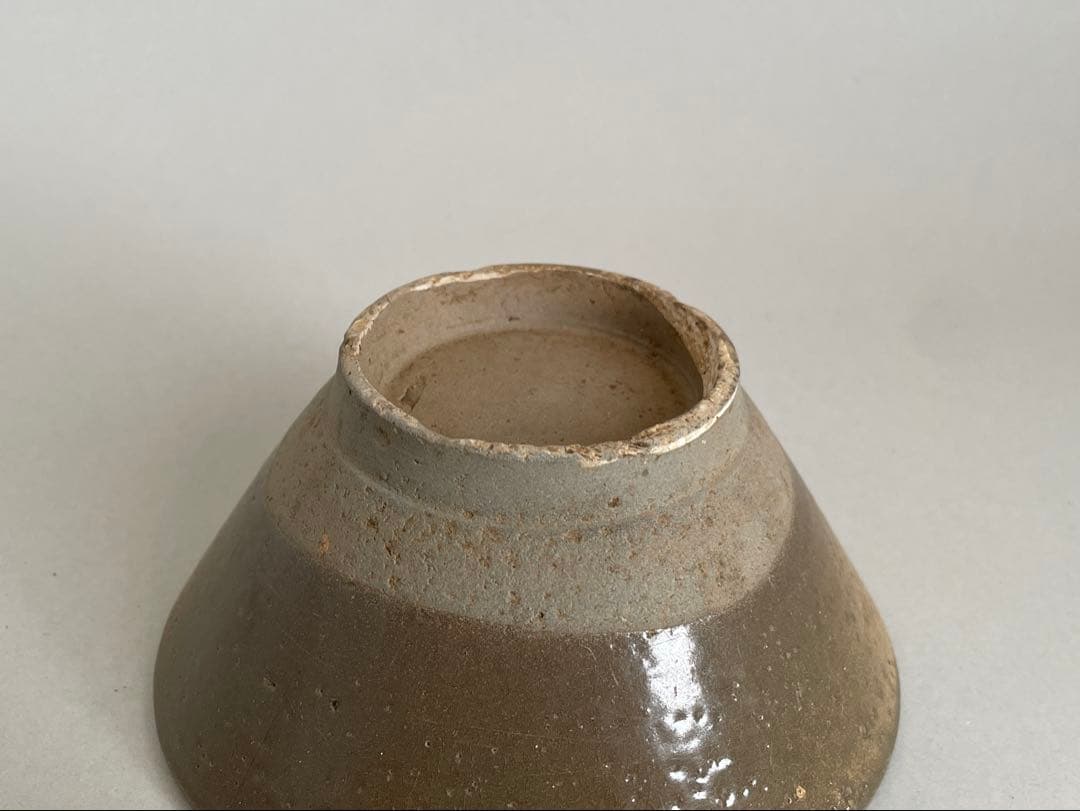 18世紀 壺屋焼 灰釉碗マカイ茶碗 琉球古陶 湧田焼 古我知焼 涌田 鉄釉 鉄絵