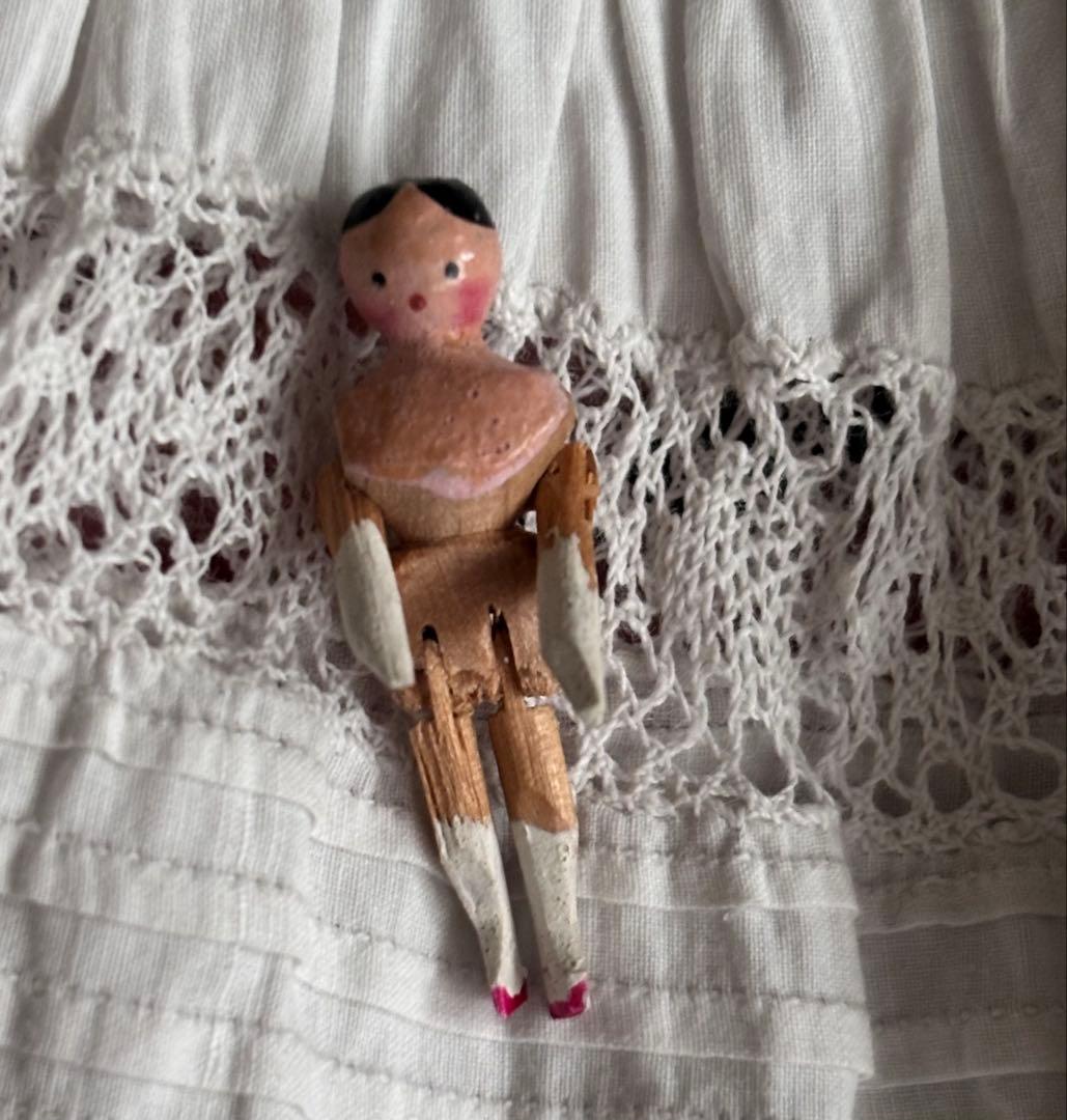 レア極小3.3cm ペグドール　ウッデンドール　アンティークドール　1900年