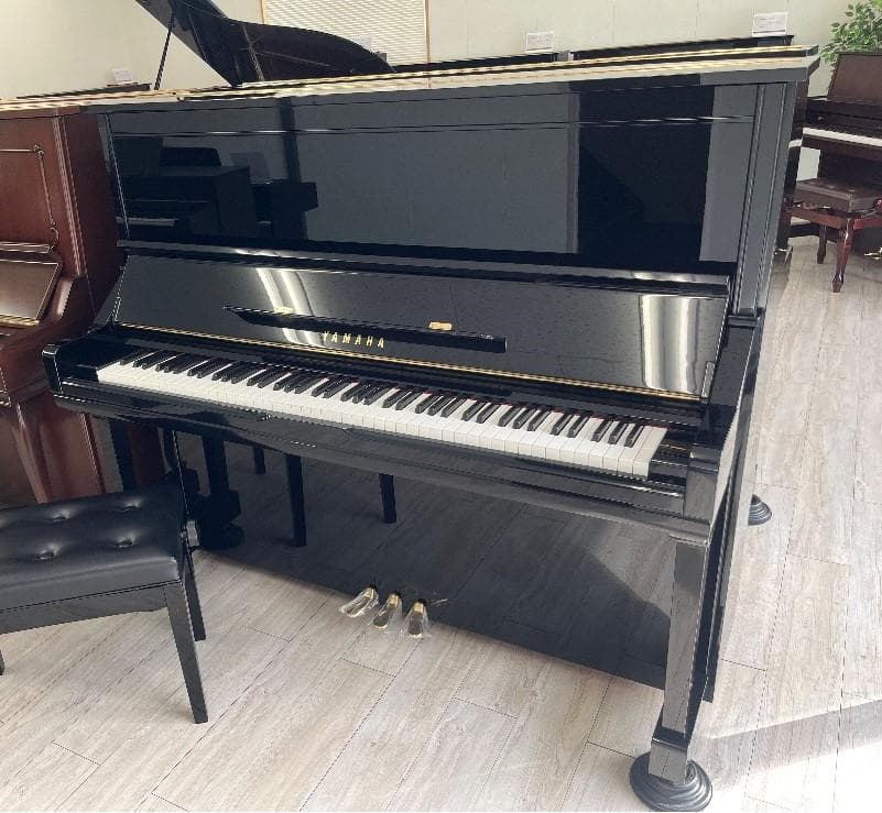 ★77300【アップライトピアノ】YAMAHA　YU3