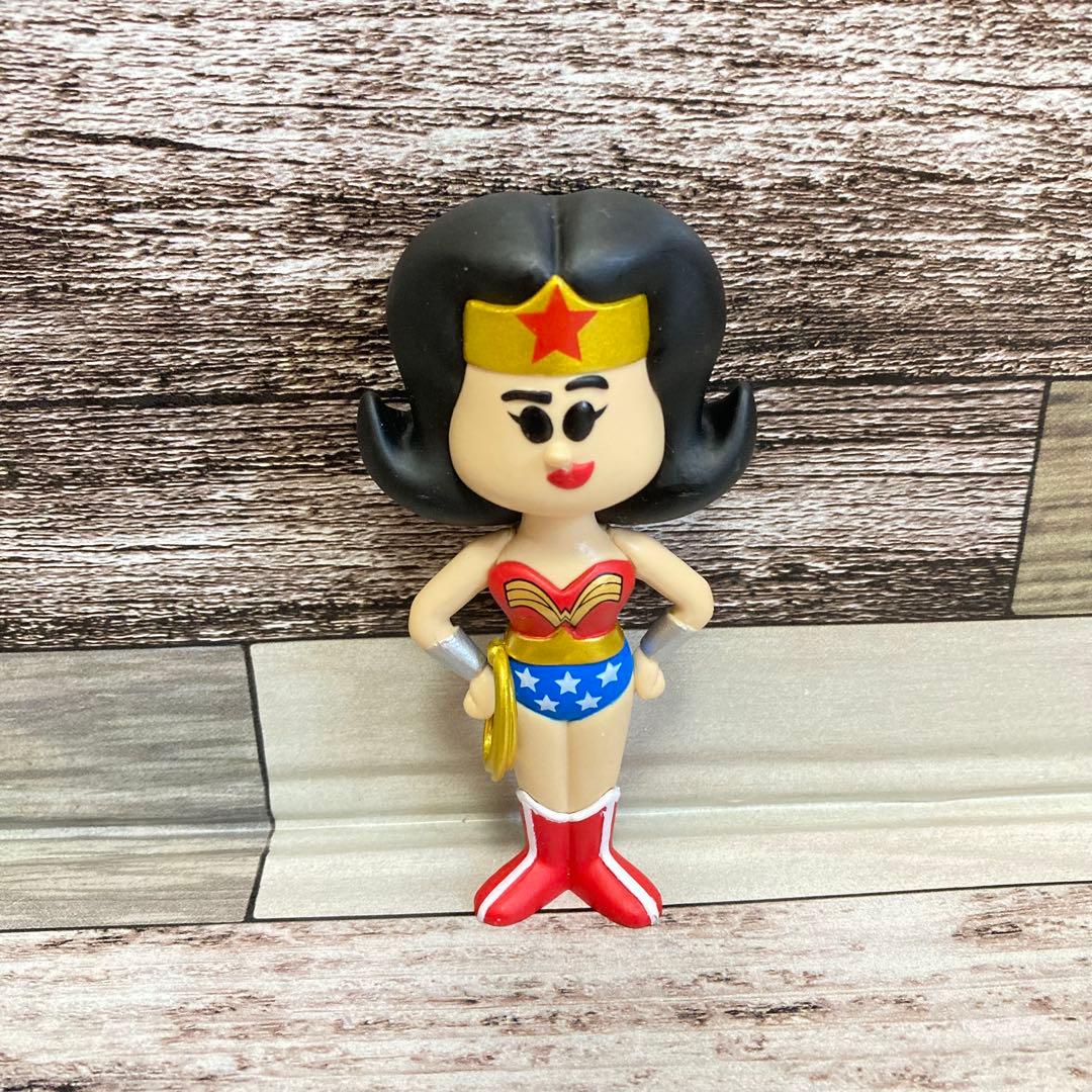 DCコミックス　ワンダーウーマン　フィギュア