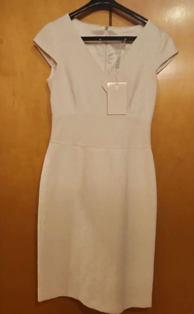 MaxMara ホワイトドレス Vネック キャップスリーブ