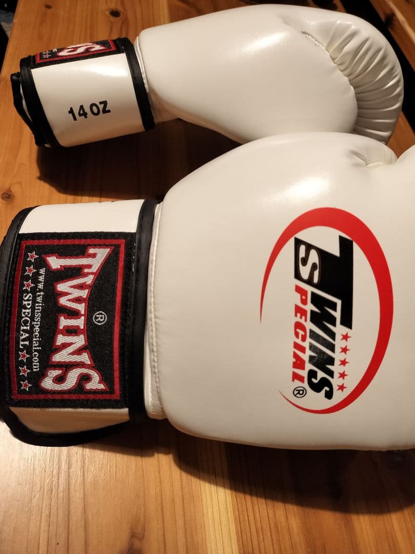 TWINS SPECIAL ボクシンググローブ 14oz ホワイト