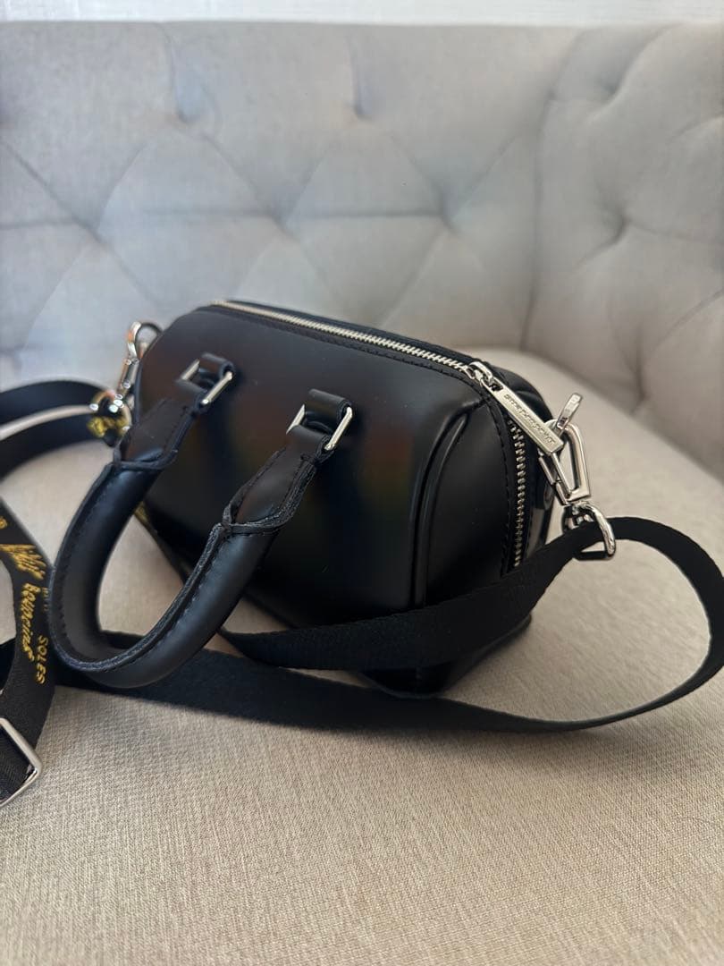 Dr. Martens ミニトップハンドルバッグ