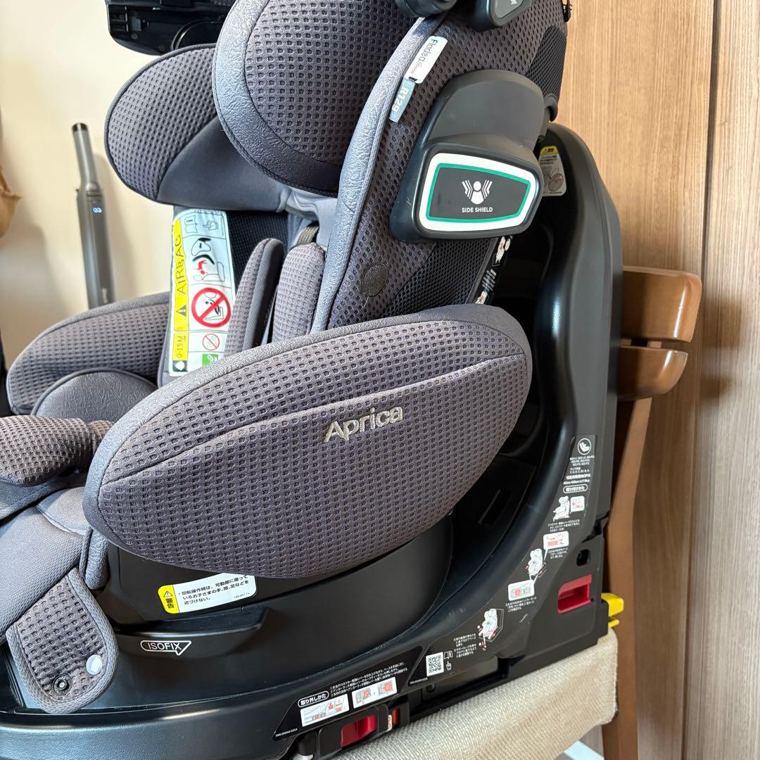 Apricaチャイルドシート フラディアグロウ　セーフティープラスプレミアムAB