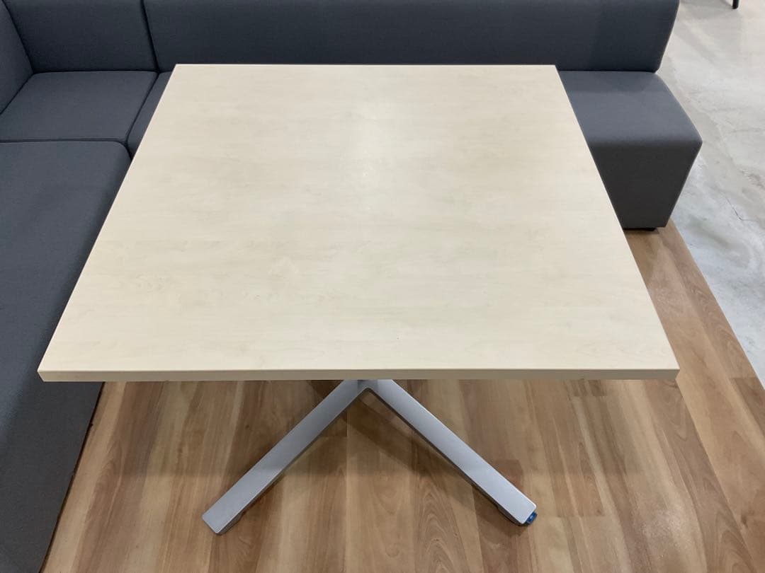 コクヨ　ビエナシリーズ　ミーティングテーブル