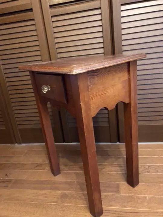 アンティーク　サイドテーブル