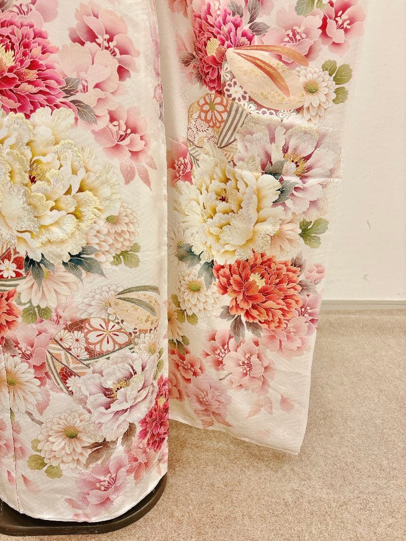 白地にピンクの上品な古典振袖フルセット