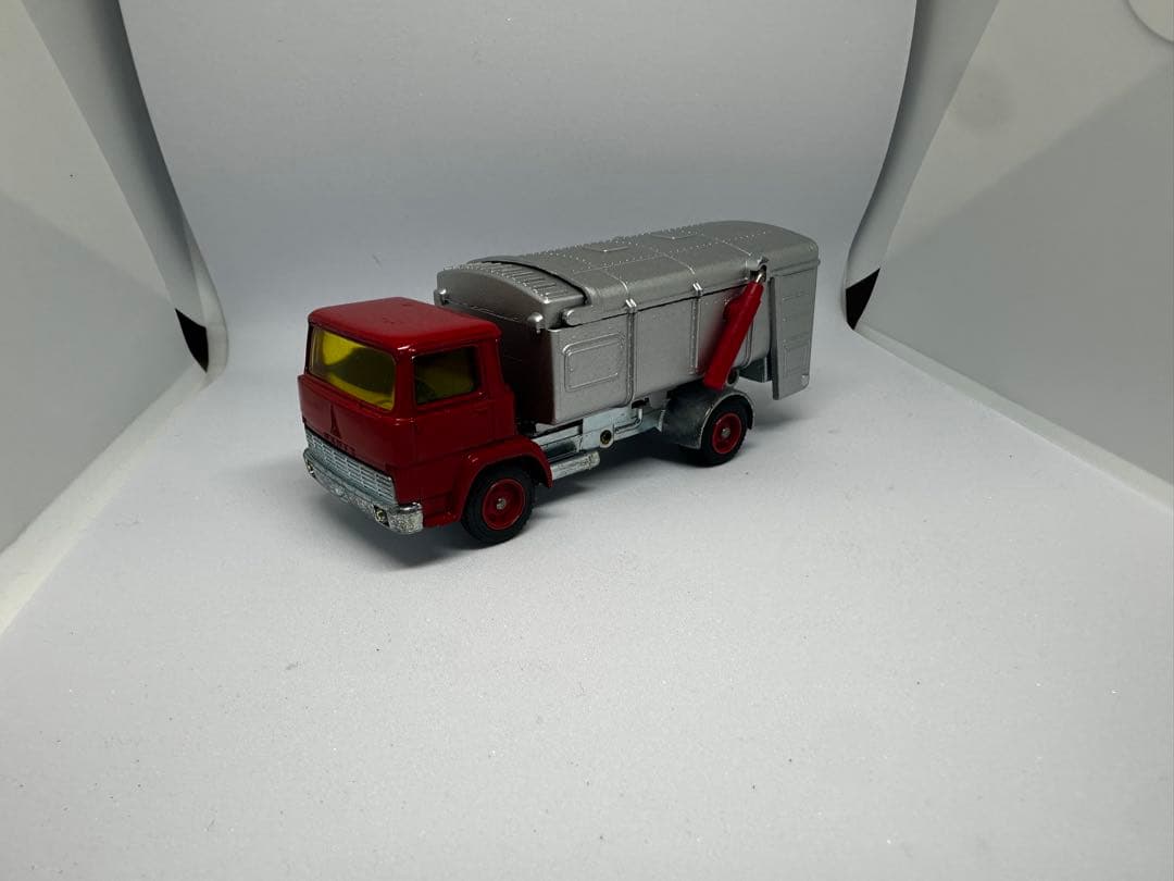 ドイツ製 siku v274 Haller Mullwagen