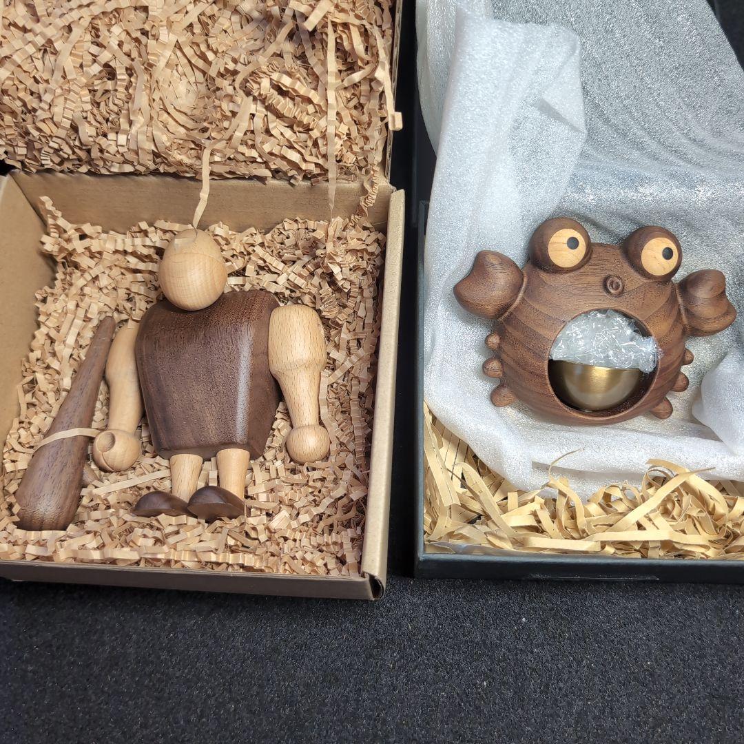 【WOODPEPE】ドアベル カニ　木製　人形　原始人Primitive 低め