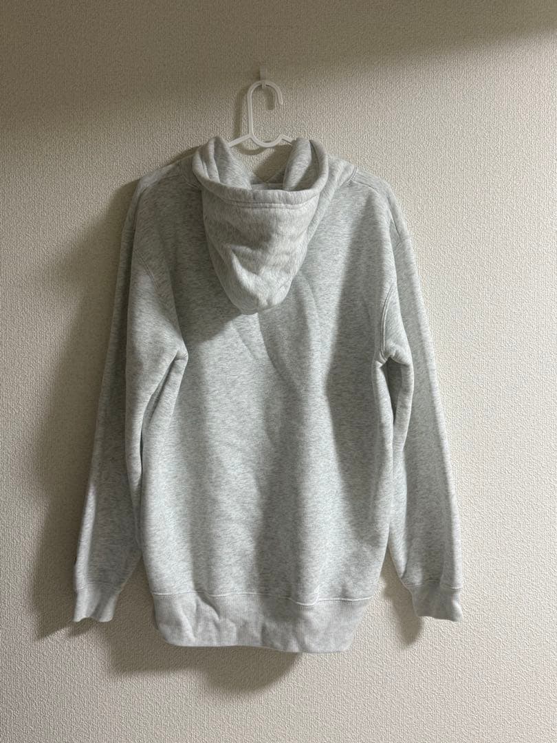 マルシィ　ニット風ロゴパーカー