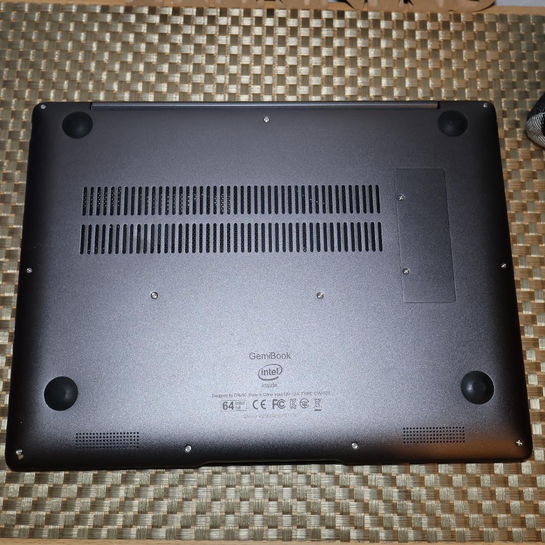 Win11公式対応CPU/メ8G/SSD/超高画質液晶/無線/カメラ/TypeC