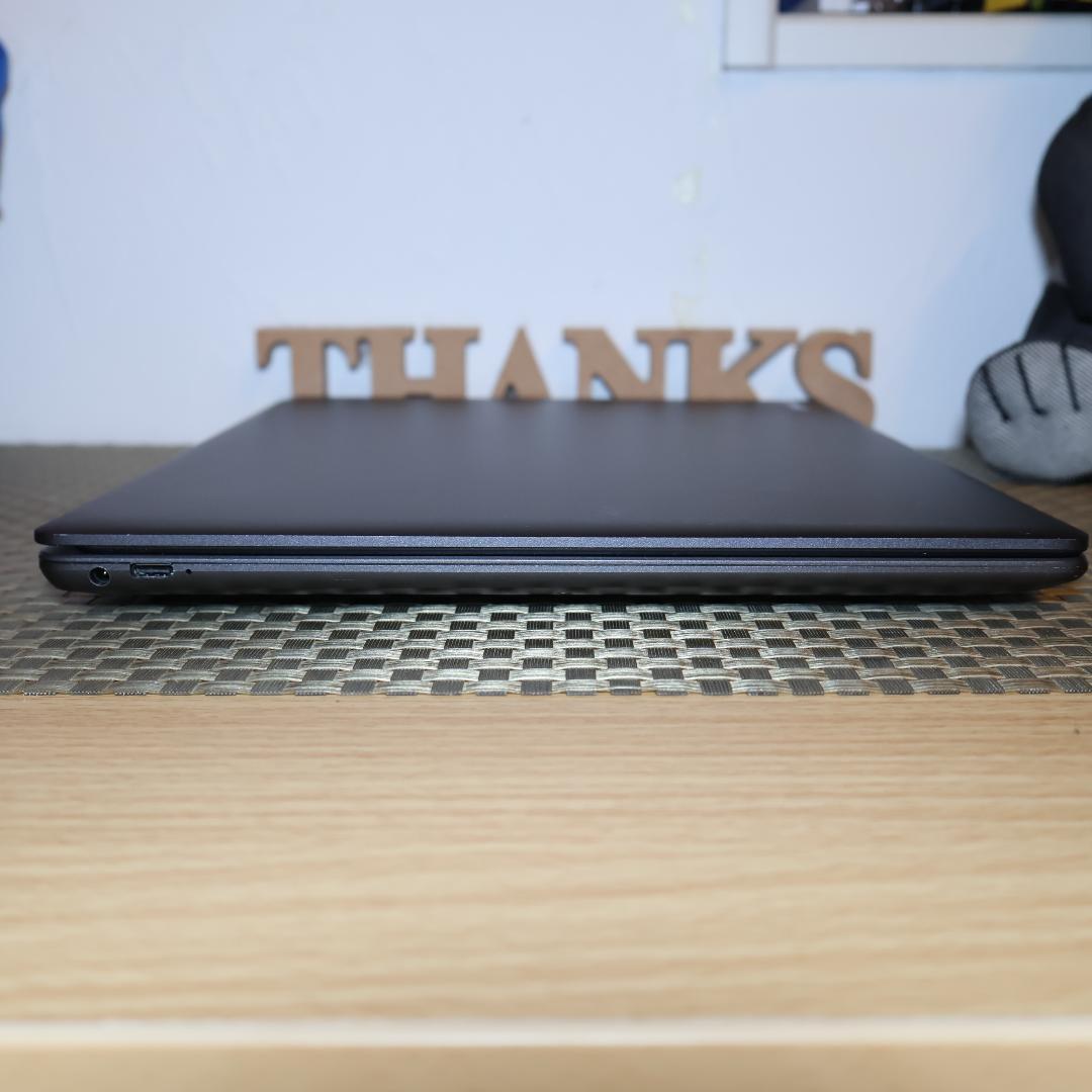 Win11公式対応CPU/メ8G/SSD/超高画質液晶/無線/カメラ/TypeC