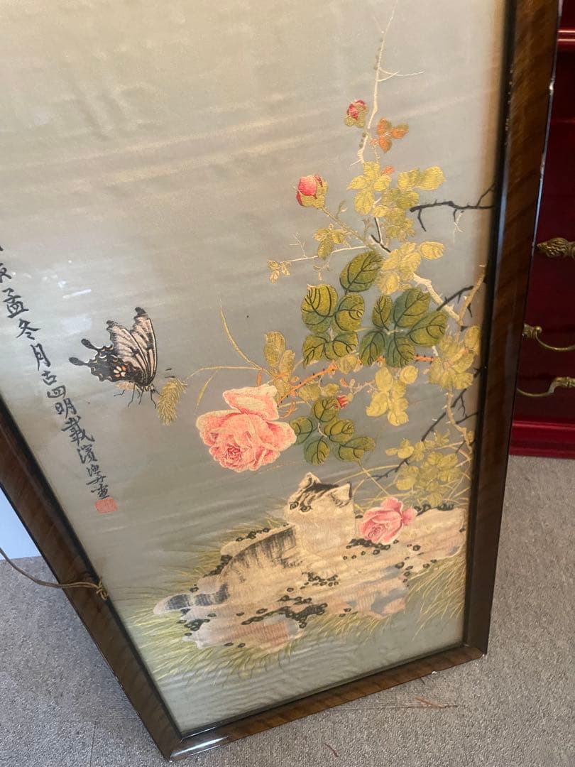 中国美術 蘇州刺繍 壽畫圖 猫と薔薇 蝶図 作者銘入 額装大判シルクアート