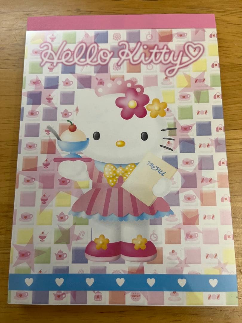 サンリオ　ハローキティ　ウェイトレス　メモ帳　80シート