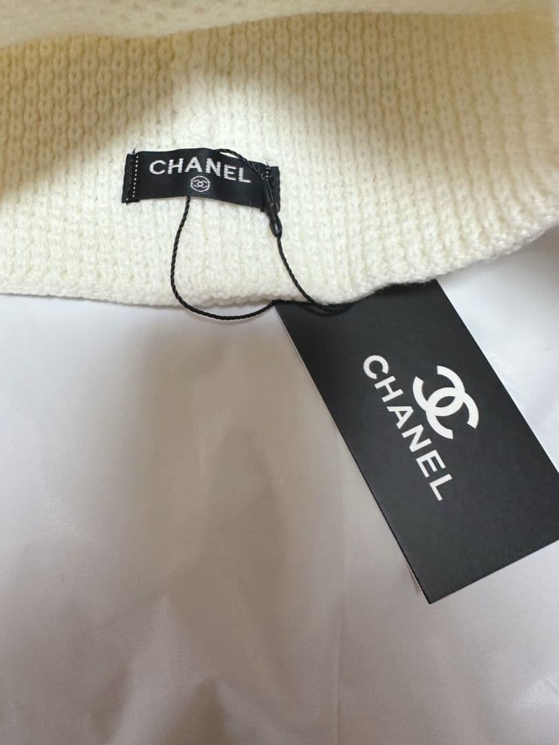 CHANEL ホワイト ニット帽 ロゴ入りノベルティ新品