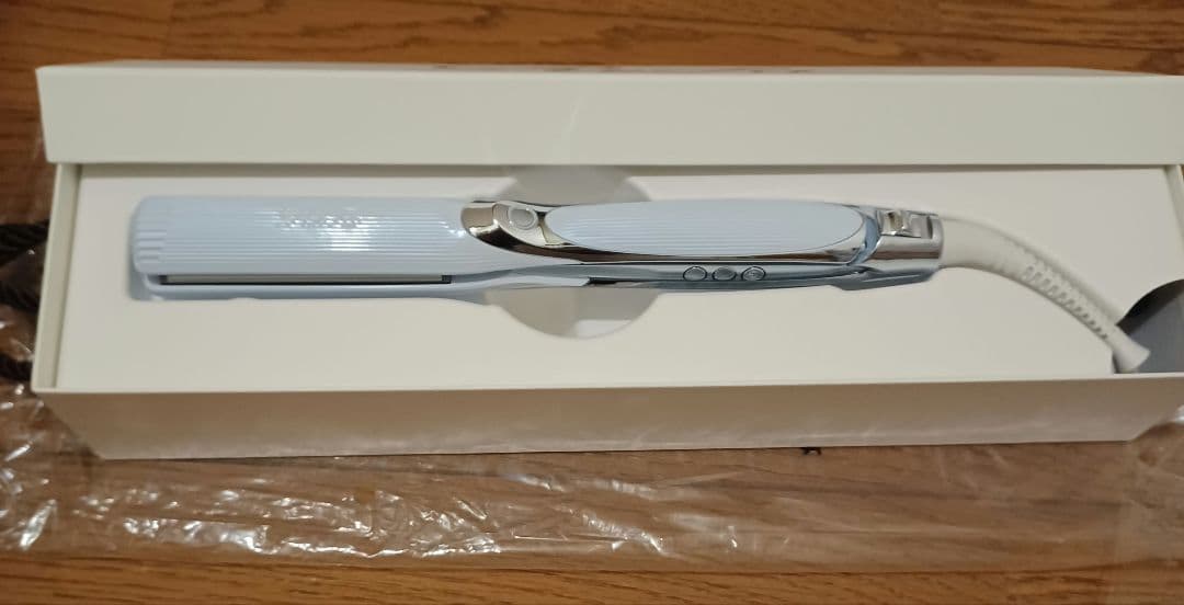 ReFa ストレートアイロン　 プロ　　　ホワイト　新品★最新モデル★