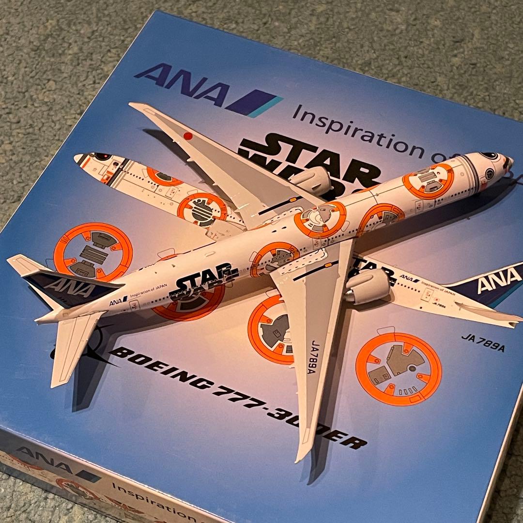 ANA 777-300ER スターウォーズ JA789A BB8 av 400