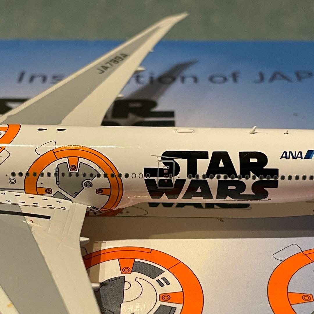 ANA 777-300ER スターウォーズ JA789A BB8 av 400