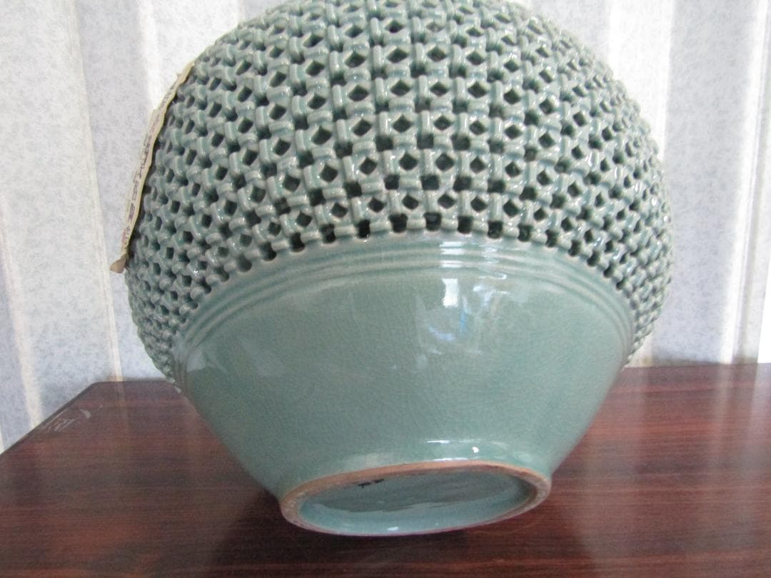 壺　趙京洙作　趙京青磁民俗陶芸（メ501）