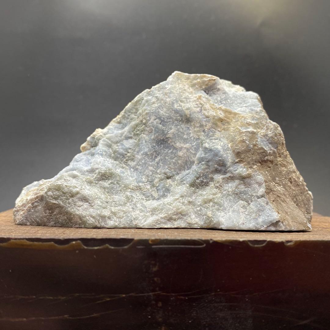 【P005】糸魚川　青翡翠　677g　天然石　原石　ヒスイ　パワーストーン　山石