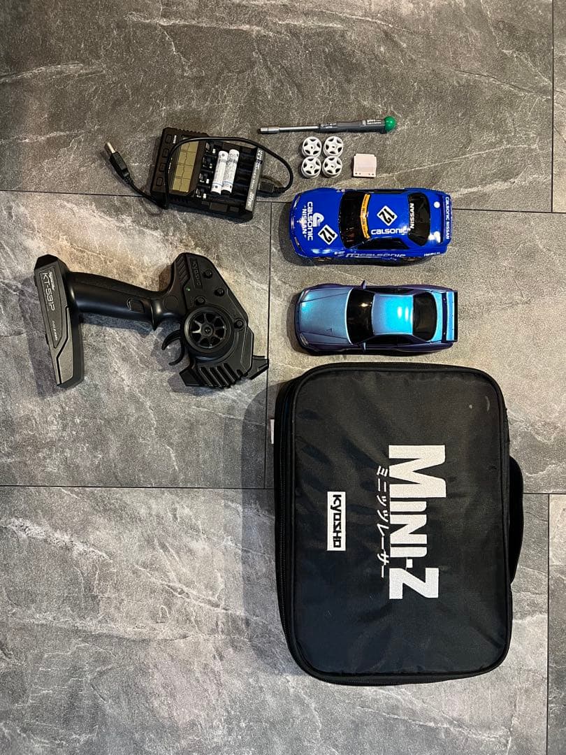KYOSHO MINI-Z Calsonic Nissan ラジコンカー