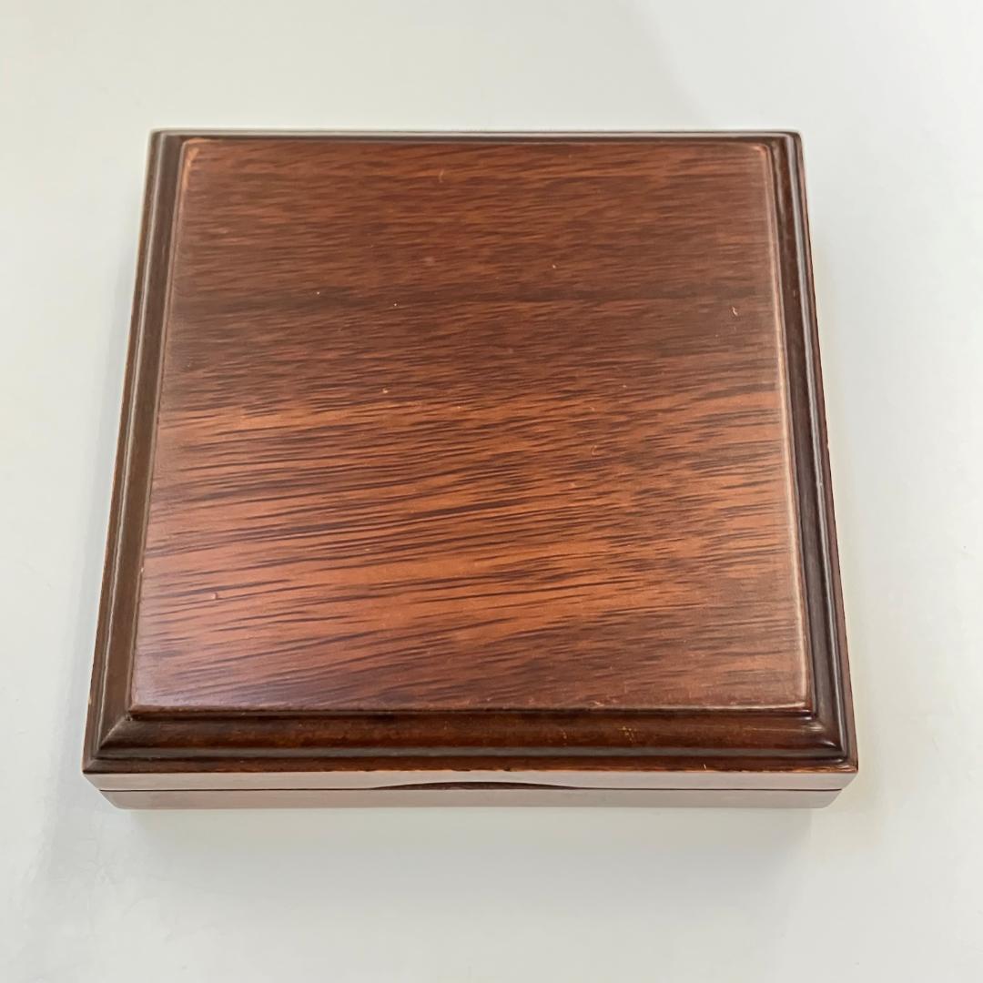 本物の四つ葉のクローバーが入った記念　2006年