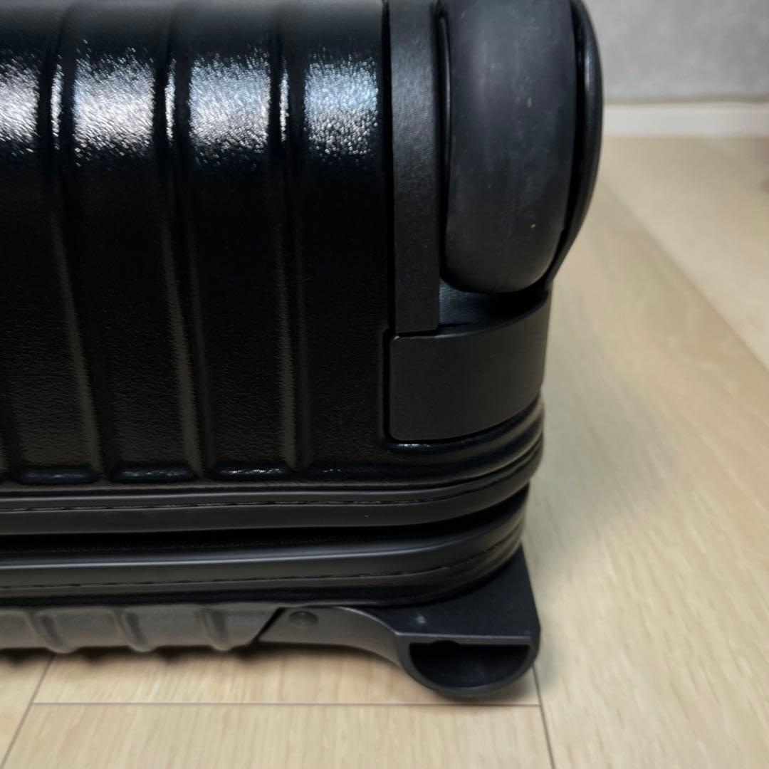 極美品 リモワ キャリーケース サルサ 32L ブラック 2輪 スーツケース