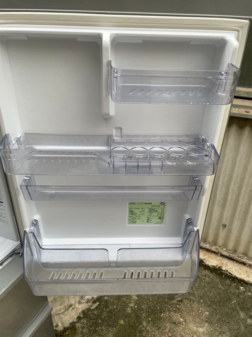 近隣配達可能　美品　AQUA 272 L 3ドア冷蔵庫　AQR-27J