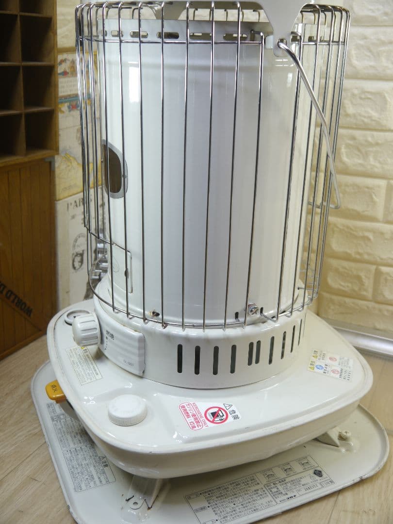 送料無料◆2013年。コロナ　石油ストーブ ホワイト 安全ガード付き