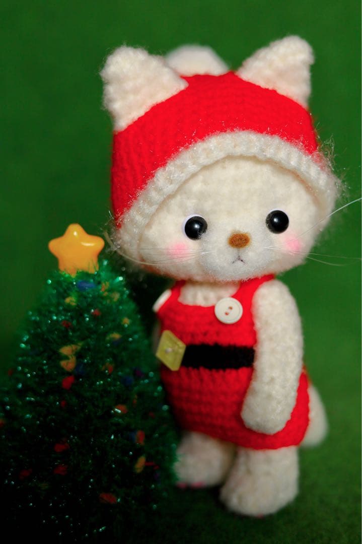クリスマス 白猫 あみぐるみ サンタ服