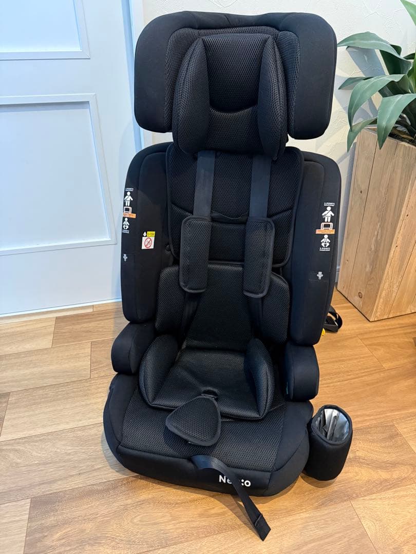 ネビオ　ポップピット ブラック ジュニアシート