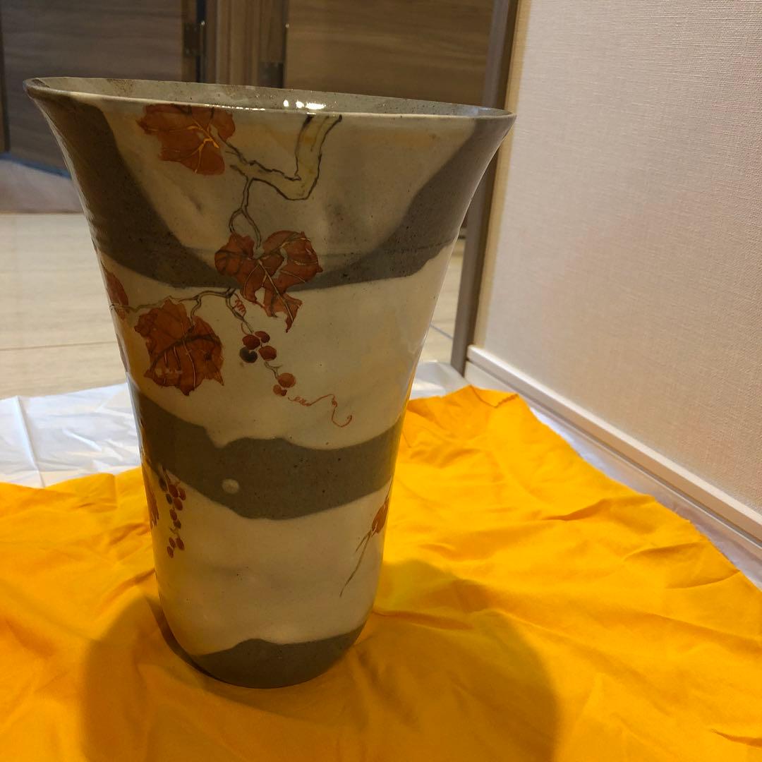 鹿野武司作　陶器 花瓶 フラスコ型　ぶどう柄