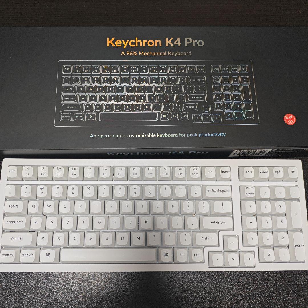 Keychron K4 Pro ホワイト メカニカルキーボード 茶軸 英語配列