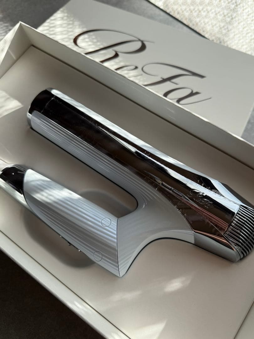 2024年製新品未使用ReFa リファ ビューテックドライヤースマートWホワイト