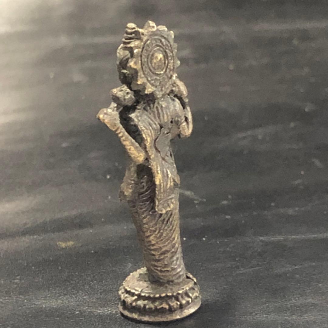 珍品◼️また蔵から謎の優しそうなお顔の金属製の神様の直立仏像が出て来ました。