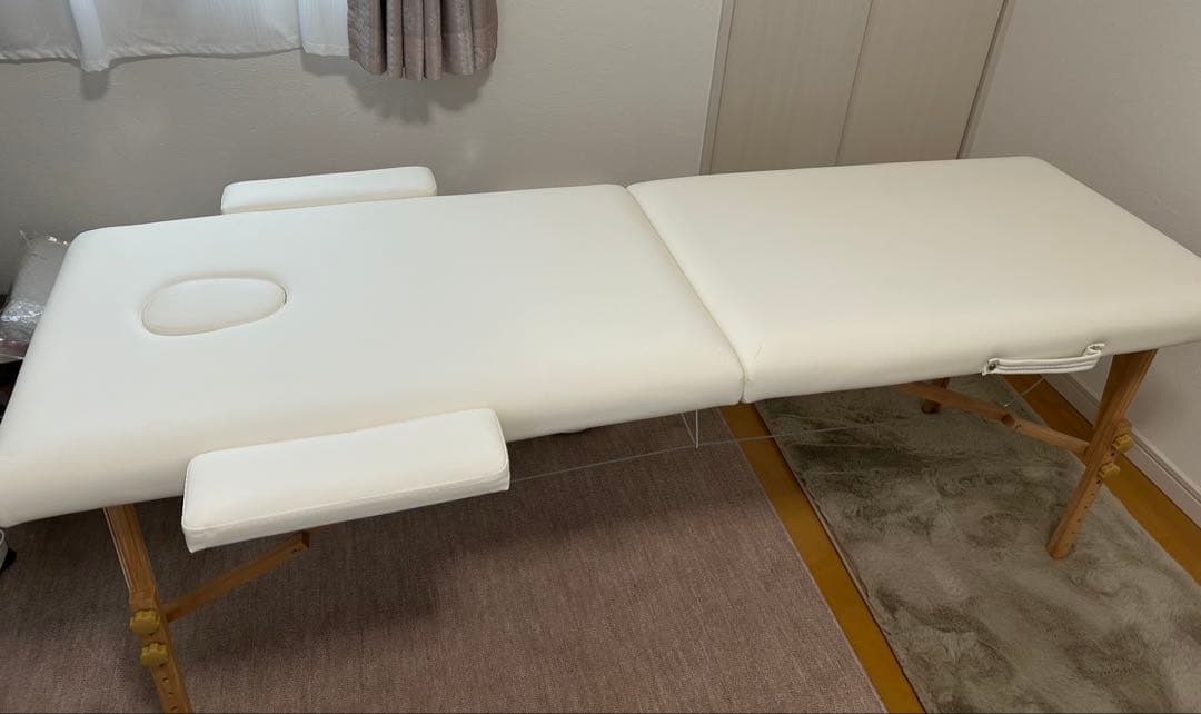 折りたたみマッサージテーブル ホワイト