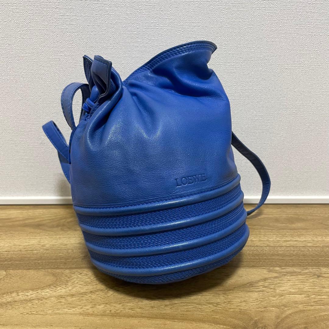 《美品》LOEWE（ロエベ）ナッパレザー ショルダーバッグ ブルー系