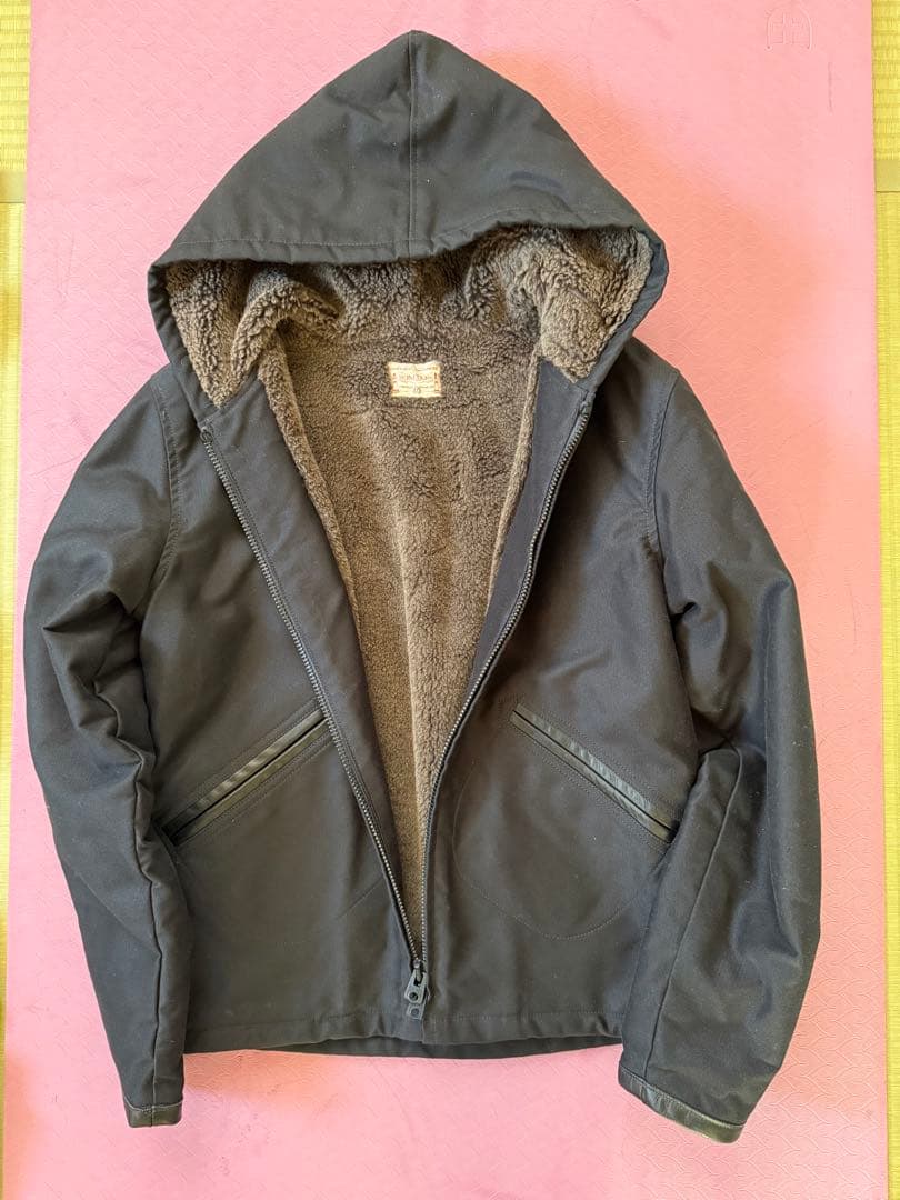 BonCouraフード付きブラックジャンパー