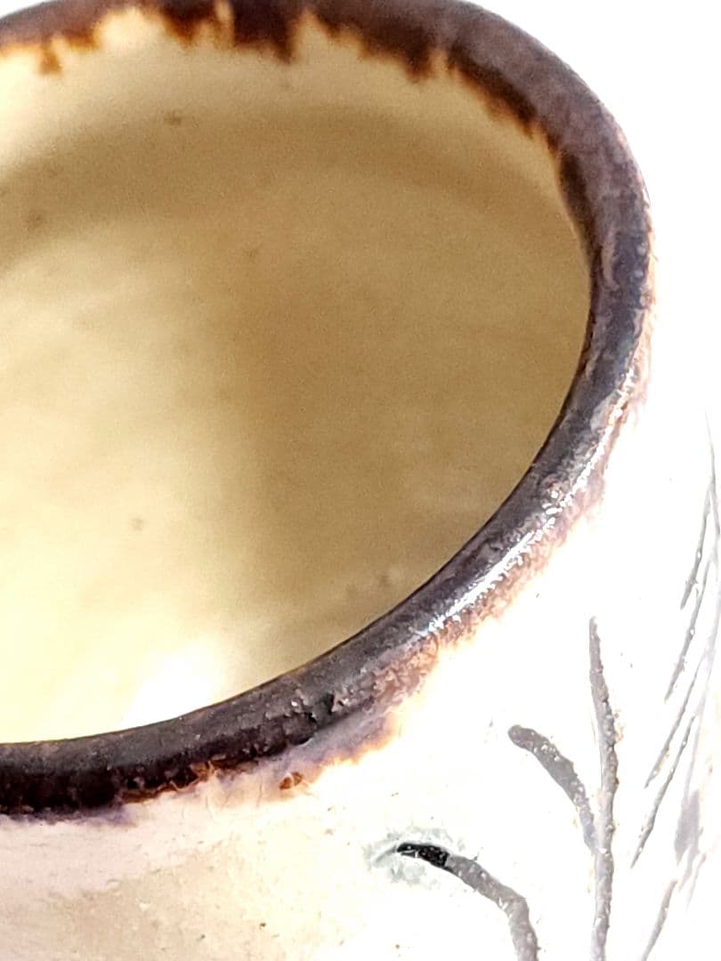 人間国宝 金城次郎 壺屋焼 魚文 湯呑　共箱/陶歴