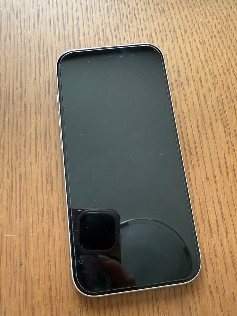 Apple iPhone 15 イエロー