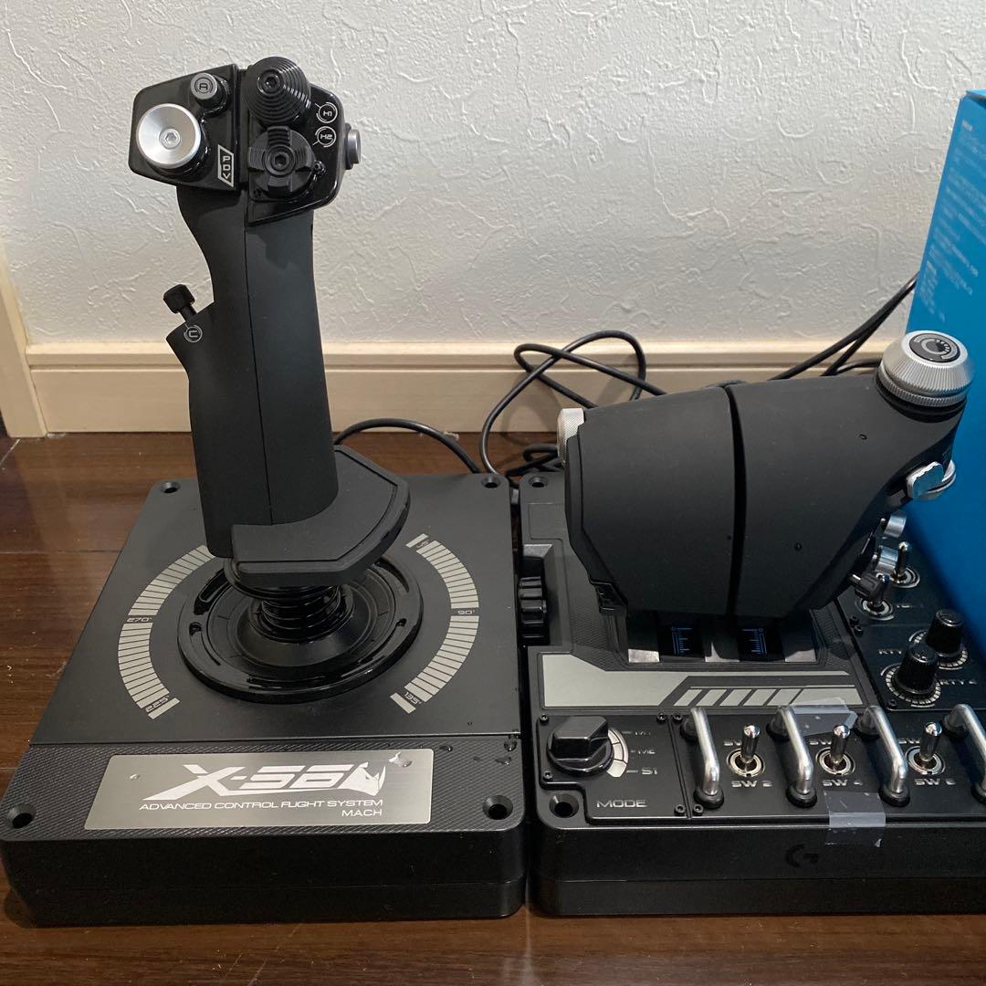 X56 HOTAS RGBスロットルおよびスティックコントローラ