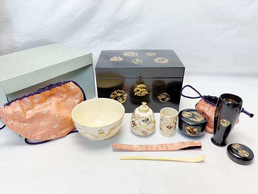未使用 茶道具 木製黒真塗 花丸蒔絵 茶箱セット 茶器揃え 紙箱