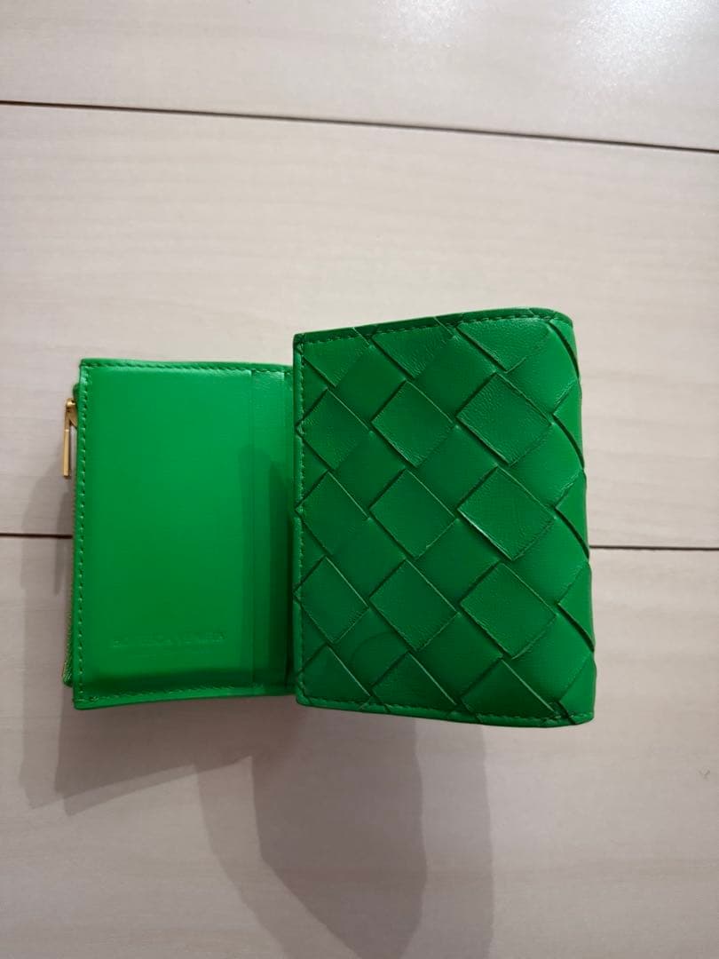 ボッテガヴェネタ　イントレチャートタイニー　3つ　折ウォレット